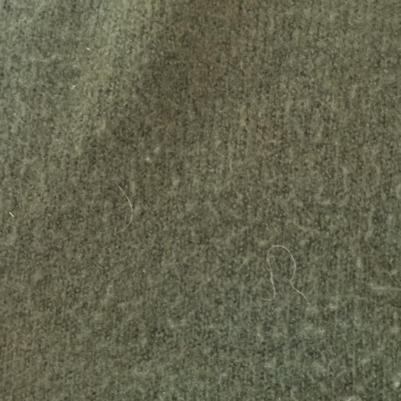 Oversized Dark Green Turtle Neck Sweater - Picture 3 of 4